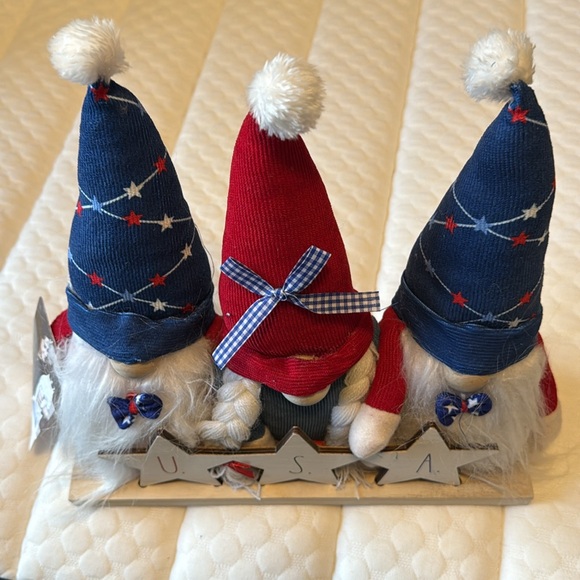 Rae Dunn Patriotic Gnome Trio 11” x 11” - Picture 3 of 8